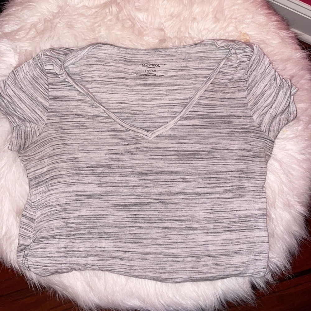 Motherhood maternity shirt with side Rouching